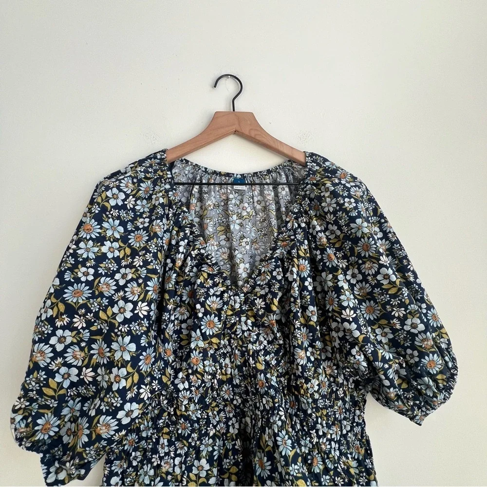Old Navy Puff Sleeve Smocked V-neck Peplum Top Blue Floral Cottage Prairie Large